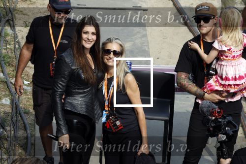 Zandvoort 4 september 2022
Floor Jansen zingt het nederlandse volkslied voorafgaand aan den Nederlands F1 Grand Prix . Ook haar man Hannes v Dahl en hun dochtertje waren erbij.