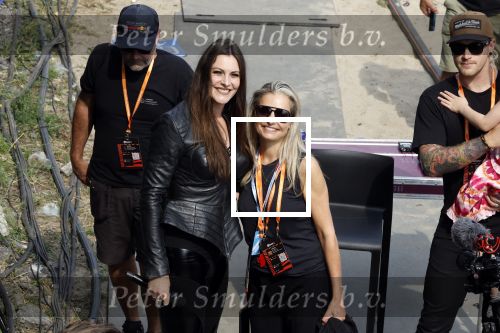 Zandvoort 4 september 2022
Floor Jansen zingt het nederlandse volkslied voorafgaand aan den Nederlands F1 Grand Prix . Ook haar man Hannes v Dahl en hun dochtertje waren erbij.