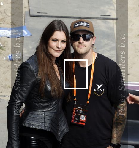 Zandvoort 4 september 2022
Floor Jansen zingt het nederlandse volkslied voorafgaand aan den Nederlands F1 Grand Prix . Ook haar man Hannes v Dahl en hun dochtertje waren erbij.