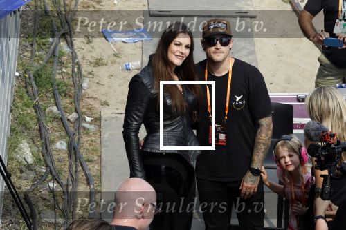 Zandvoort 4 september 2022
Floor Jansen zingt het nederlandse volkslied voorafgaand aan den Nederlands F1 Grand Prix . Ook haar man Hannes v Dahl en hun dochtertje waren erbij.