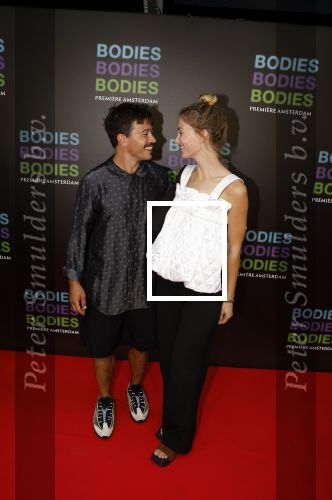 Amsterdam 24 augustus 2022
Premiere Bodies Bodies Bosies van Halina Reijn in Tuschinski . Geza Weisz met vriendin