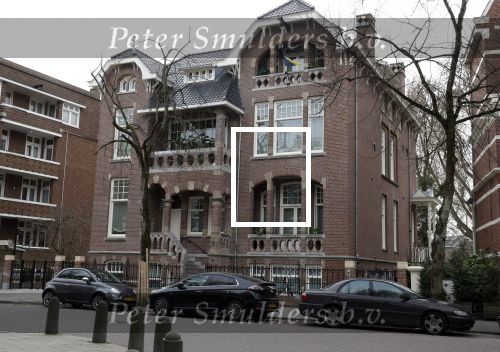 Amsterdam 16 maart 2022
Bij het huis van Gigi ravelli en haar man Roger Hoedenius hangt een Ukrainse vlag