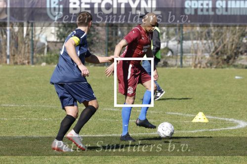 Utrecht 27 maart 2022
Bij voetbalclub DHSC in Utrecht wordt een dag georganiseerd waar geld opgehaald wordt voor Ukraine. Wesley Sneijder Mart Hoogkamer Evgeniy Levchenko Djarno Hofland Juvat Westendorp Koen Weijland Noa Zeeuw Glenn Helder ea spelen oa mee.