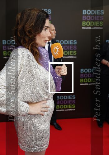 Amsterdam 24 augustus 2022
Oremiere Bodies Bodies Bosies van Halina Reijn in Tuschinski . `Halina en haar hartsvriendin Carice v Houten