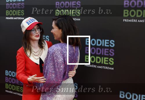 Amsterdam 24 augustus 2022
Oremiere Bodies Bodies Bosies van Halina Reijn in Tuschinski . `Halina en haar hartsvriendin Carice v Houten