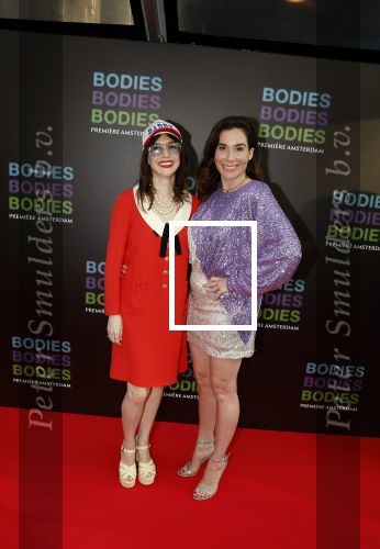 Amsterdam 24 augustus 2022
Oremiere Bodies Bodies Bosies van Halina Reijn in Tuschinski . `Halina en haar hartsvriendin Carice v Houten