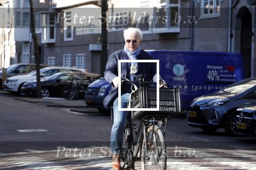Amsterdam 19 maart 2022
Huub Stapel op de fiets in Amsterdam zuid.