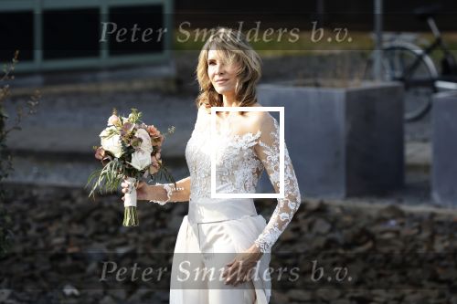 Rotterdam 25 maart 2022
John de Wolf en zijn vrouw Inge Zijdenbos trouwen in het Zalmhuis. Jochem Myjer trouwt ze.
