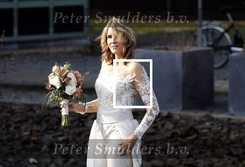 Rotterdam 25 maart 2022
John de Wolf en zijn vrouw Inge Zijdenbos trouwen in het Zalmhuis. Jochem Myjer trouwt ze.