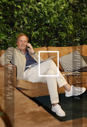 Hilversum 30 augustus 2022
Perspresentatie NPO in theater Gooiland.
Ivo Niehe