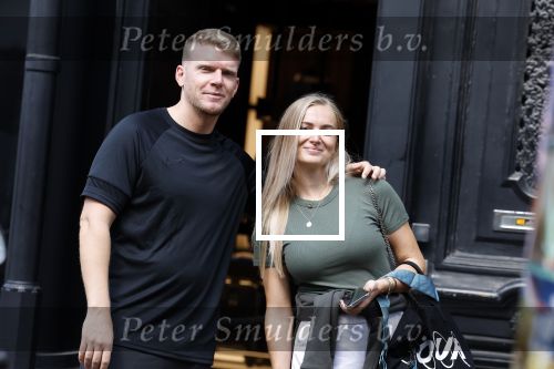 Amsterdam 24 augustus 2022
Jacob Ferilli met zijn zus op de pc hooftstraat