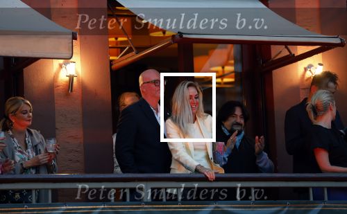 Venlo 8 september 2022
Marco Bakker geeft concert in de openlucht van Venlo . Ook reikt Thijs v Leer hem zijn nieuwe cd uit. Jeroen Kreeft met zijn vrouw