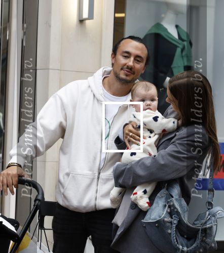 Amsterdam 10 september 2022
Joseph Klubansky met zijn vriendin en baby op de pc hooftstraat