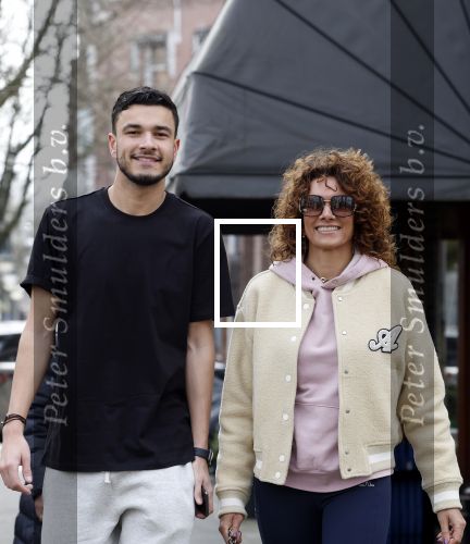 Amsterdam 16 maart 2022
Karin de Rooij met haar zoon Nigel op de cornelis schuytstraat