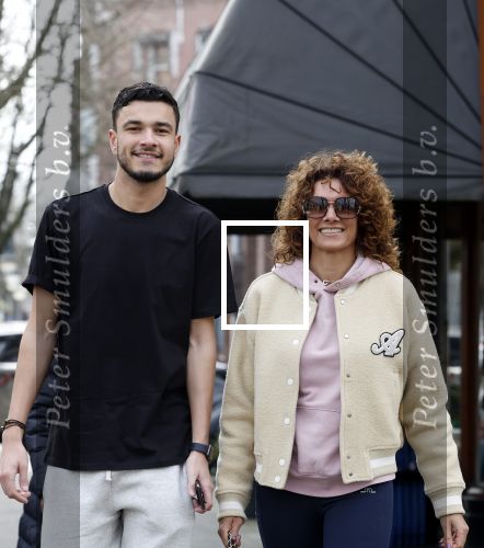 Amsterdam 16 maart 2022
Karin de Rooij met haar zoon Nigel op de cornelis schuytstraat