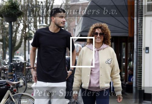Amsterdam 16 maart 2022
Karin de Rooij met haar zoon Nigel op de cornelis schuytstraat