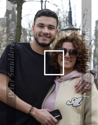 Amsterdam 16 maart 2022
Karin de Rooij met haar zoon Nigel op de cornelis schuytstraat