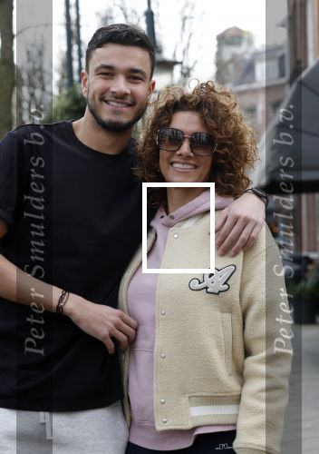Amsterdam 16 maart 2022
Karin de Rooij met haar zoon Nigel op de cornelis schuytstraat