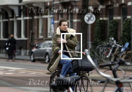 Amsterdam 16 maart 2022
Kim v Kooten op de fiets in Amsterdam zuid