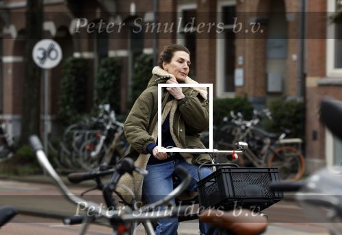 Amsterdam 16 maart 2022
Kim v Kooten op de fiets in Amsterdam zuid