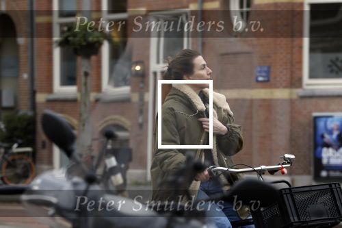 Amsterdam 16 maart 2022
Kim v Kooten op de fiets in Amsterdam zuid