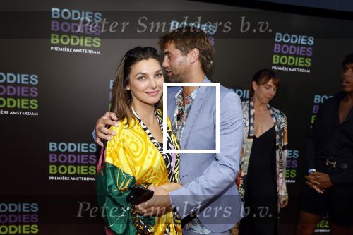 Amsterdam 24 augustus 2022
Premiere Bodies Bodies Bosies van Halina Reijn in Tuschinski . Manuel Broekman  met vriendin