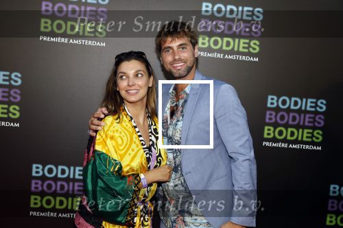 Amsterdam 24 augustus 2022
Premiere Bodies Bodies Bosies van Halina Reijn in Tuschinski . Manuel Broekman  met vriendin