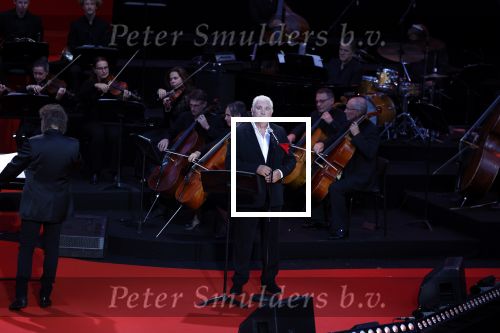 Venlo 8 september 2022
Marco Bakker geeft concert in de openlucht van Venlo . Ook reikt Thijs v Leer hem zijn nieuwe cd uit.
