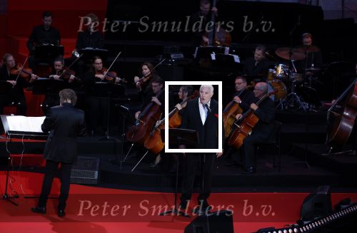 Venlo 8 september 2022
Marco Bakker geeft concert in de openlucht van Venlo . Ook reikt Thijs v Leer hem zijn nieuwe cd uit.