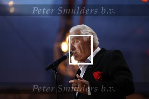 Venlo 8 september 2022
Marco Bakker geeft concert in de openlucht van Venlo . Ook reikt Thijs v Leer hem zijn nieuwe cd uit.