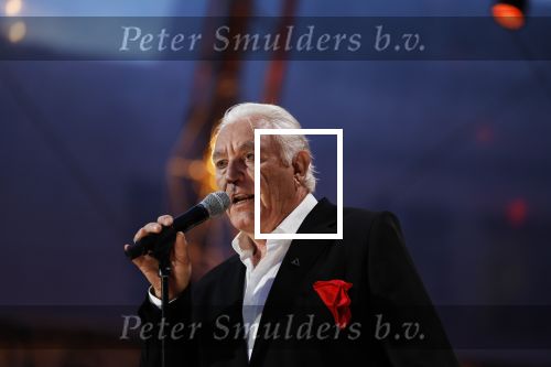Venlo 8 september 2022
Marco Bakker geeft concert in de openlucht van Venlo . Ook reikt Thijs v Leer hem zijn nieuwe cd uit.