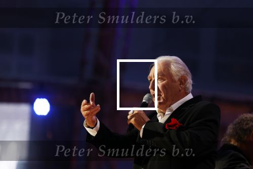 Venlo 8 september 2022
Marco Bakker geeft concert in de openlucht van Venlo . Ook reikt Thijs v Leer hem zijn nieuwe cd uit.