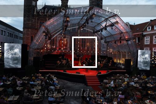 Venlo 8 september 2022
Marco Bakker geeft concert in de openlucht van Venlo . Ook reikt Thijs v Leer hem zijn nieuwe cd uit.