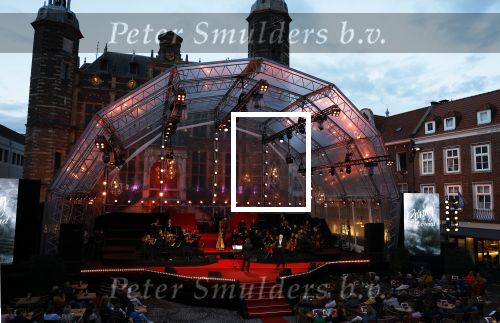 Venlo 8 september 2022
Marco Bakker geeft concert in de openlucht van Venlo . Ook reikt Thijs v Leer hem zijn nieuwe cd uit.