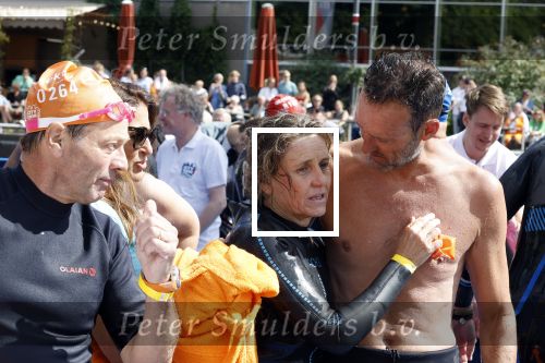 Amsterdam 28 augustus 2022
ALS Cityswim door de grachten van Amsterdam . Mari Carmen Oudendijk zwemt voor en met haar broer Carlos die aan ALS lijdt.
