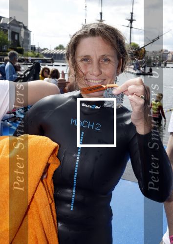 Amsterdam 28 augustus 2022
ALS Cityswim in de grachten van Amsterdam.
Marie Carmen Oudendijk zwemt met haar broer de cityswim .Haar broer heeft ALS