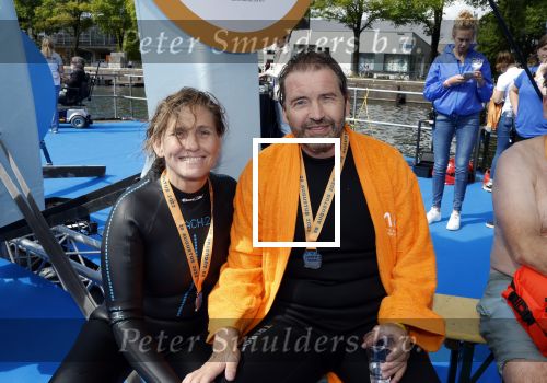 Amsterdam 28 augustus 2022
ALS Cityswim in de grachten van Amsterdam.
Marie Carmen Oudendijk zwemt met haar broer de cityswim .Haar broer heeft ALS