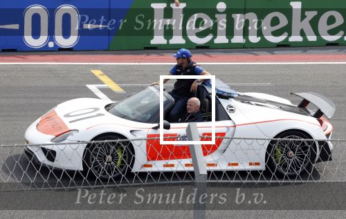 Zandvoort 4 september 2022
Nederlandse F1 Grand Prix op circuit Zandvoort.
Mark Wegh met Fernando Alonso in zijn electrische porsche