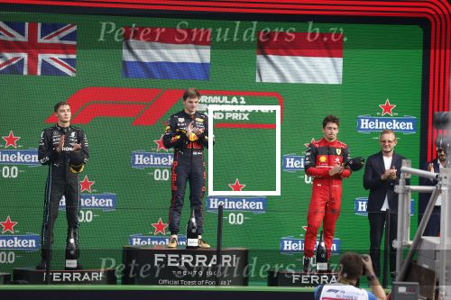 Zandvoort 4 september 2022
Nederlandse F1 Grand Prix op circuit Zandvoort.
Het podium met Max Verstappen 1e George Rusell 2e en Charles Leclerc 3e. Prins Bernhard reikt de prijzen uit.