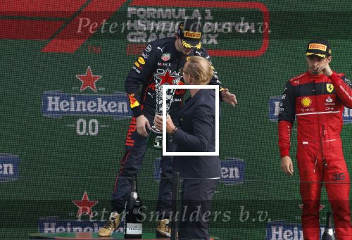 Zandvoort 4 september 2022
Nederlandse F1 Grand Prix op circuit Zandvoort.
Het podium met Max Verstappen 1e George Rusell 2e en Charles Leclerc 3e. Prins Bernhard reikt de prijzen uit.