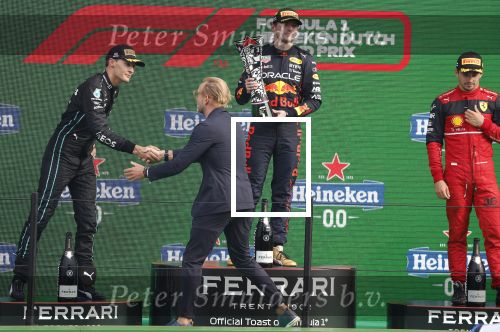 Zandvoort 4 september 2022
Nederlandse F1 Grand Prix op circuit Zandvoort.
Het podium met Max Verstappen 1e George Rusell 2e en Charles Leclerc 3e. Prins Bernhard reikt de prijzen uit.