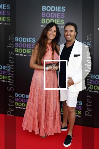 Amsterdam 24 augustus 2022
Premiere Bodies Bodies Bosies van Halina Reijn in Tuschinski . Mick Harren met vriendin