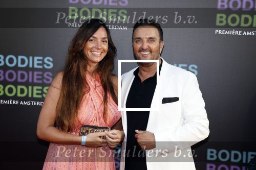 Amsterdam 24 augustus 2022
Premiere Bodies Bodies Bosies van Halina Reijn in Tuschinski . Mick Harren met vriendin