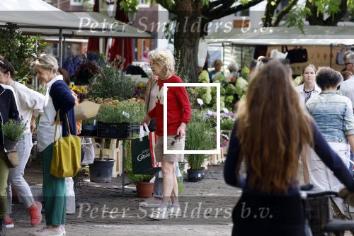 Amsterdam 1 augustus 2022
Mieke v d Weij op de markt in Amsterdam bij de Utrechtse straat.