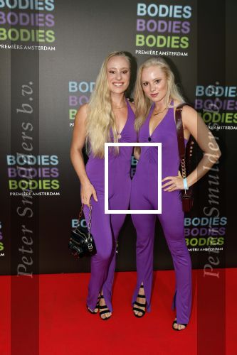 Amsterdam 24 augustus 2022
Premiere Bodies Bodies Bosies van Halina Reijn in Tuschinski . Mylene en Rosanne