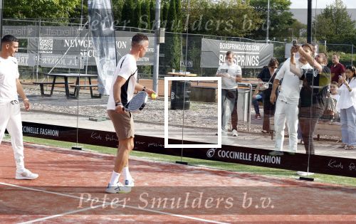 Capelle aan de IJssel 7 september 2022
Presentatie kleinglijn voor Padel van Robin van Persie en zijn vrouw Bouchra v Persie. Najib Amhali filmt Robin v Persie n Boef