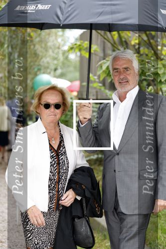 Amsterdam 15 september 2022
Kimberley Klaver en Michel v d Bergh trouwen bij het rijk van de keizer . Ze trouwen in de openlucht. Pieter Storms met zijn vrouw Nina Brink Storms