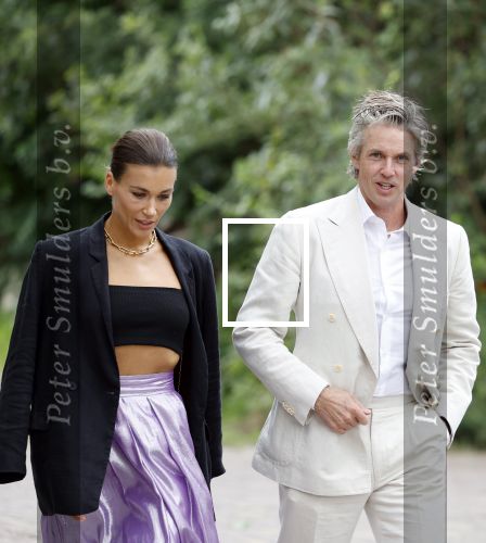 Amsterdam 15 september 2022
Kimberley Klaver en Michel v d Bergh trouwen bij het rijk van de keizer . Ze trouwen in de openlucht. Patrick Maas met vriendin