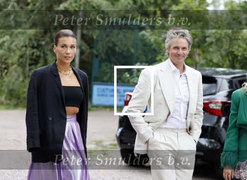 Amsterdam 15 september 2022
Kimberley Klaver en Michel v d Bergh trouwen bij het rijk van de keizer . Ze trouwen in de openlucht. Patrick Maas met vriendin