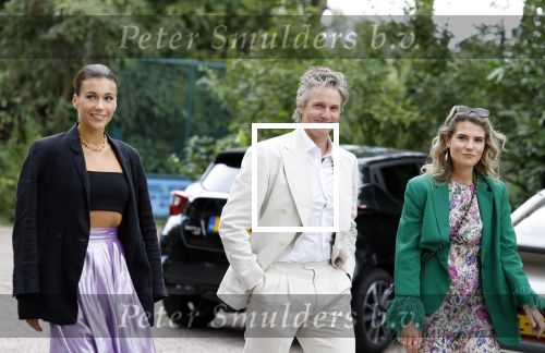 Amsterdam 15 september 2022
Kimberley Klaver en Michel v d Bergh trouwen bij het rijk van de keizer . Ze trouwen in de openlucht. Patrick Maas met vriendin